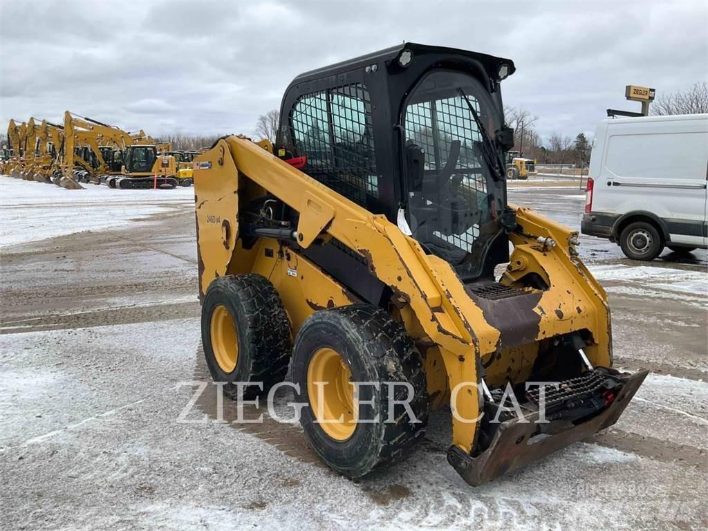 CAT 246D Ładowarki burtowe