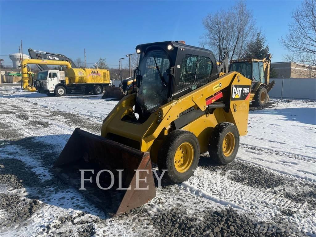 CAT 246D Ładowarki burtowe