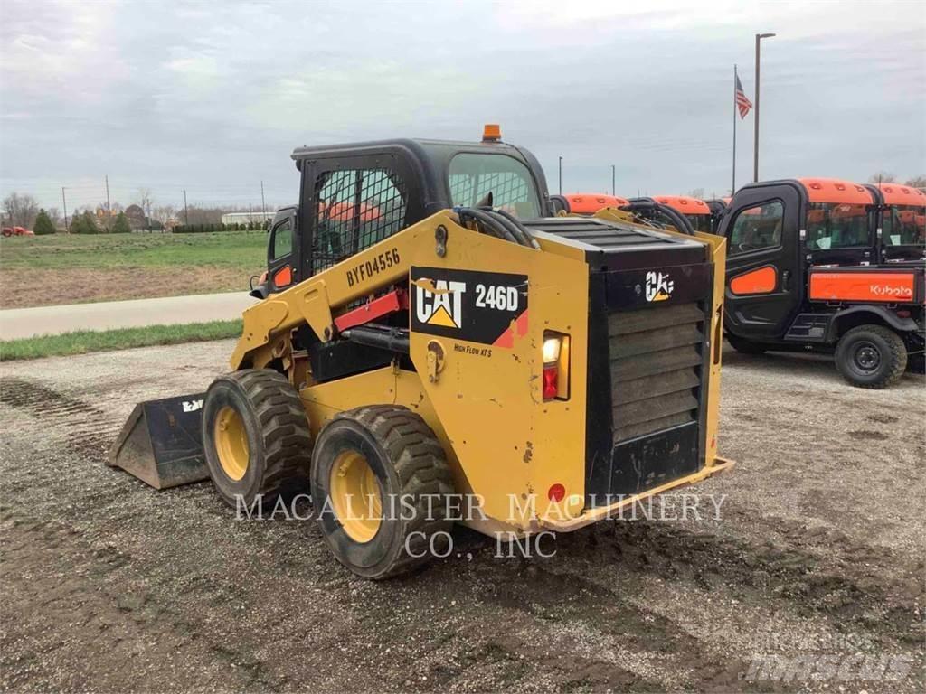 CAT 246D Ładowarki burtowe