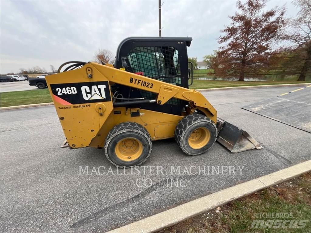 CAT 246D Ładowarki burtowe
