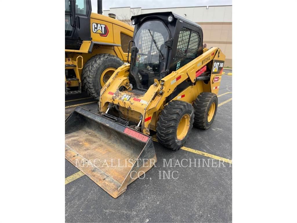 CAT 246D Ładowarki burtowe