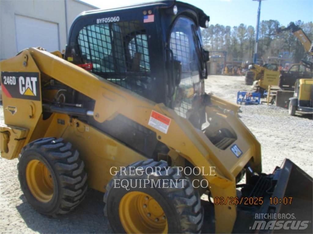 CAT 246D Ładowarki burtowe