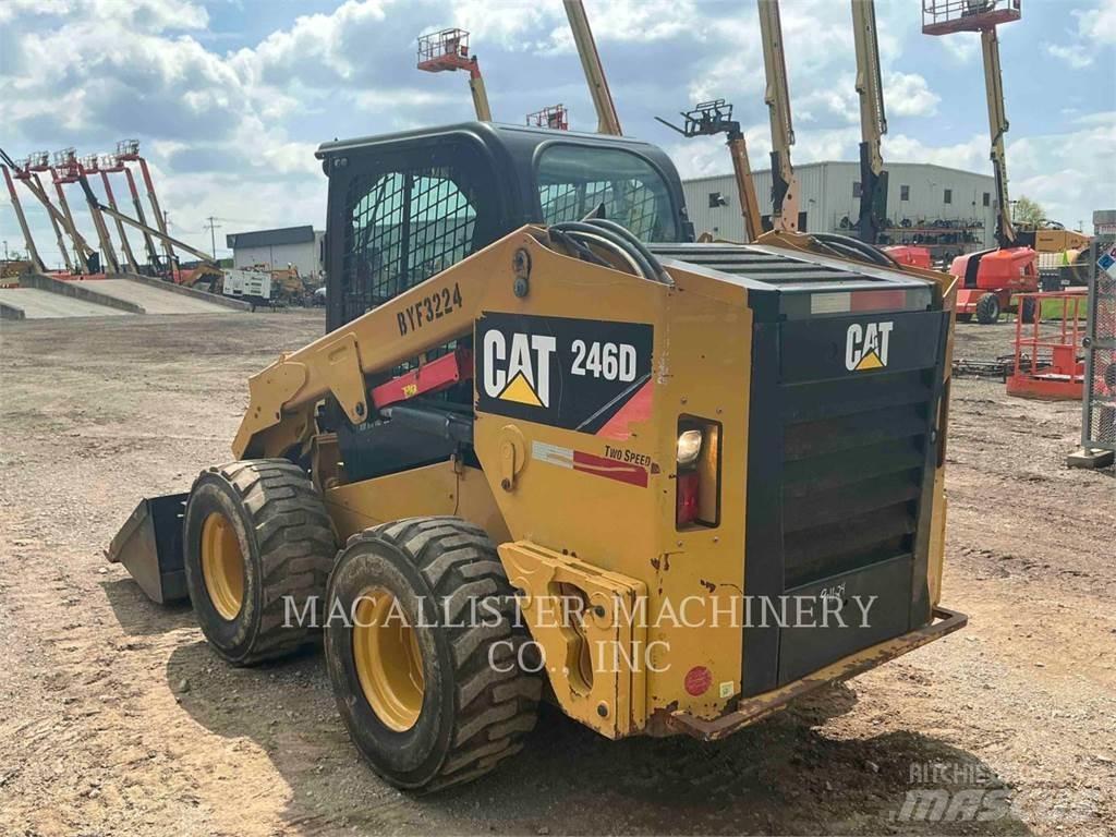 CAT 246D Ładowarki burtowe