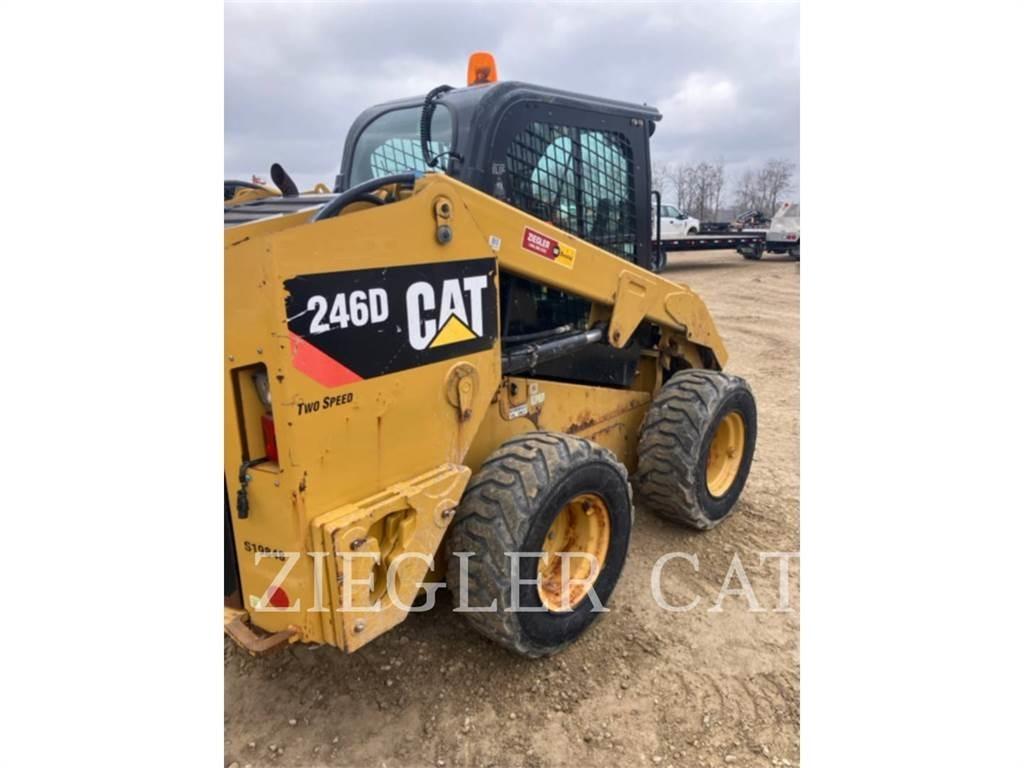 CAT 246D Ładowarki burtowe