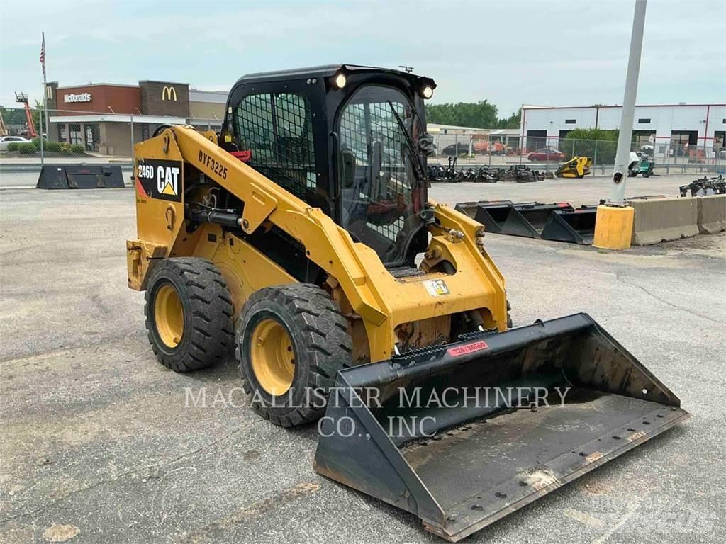 CAT 246D Ładowarki burtowe