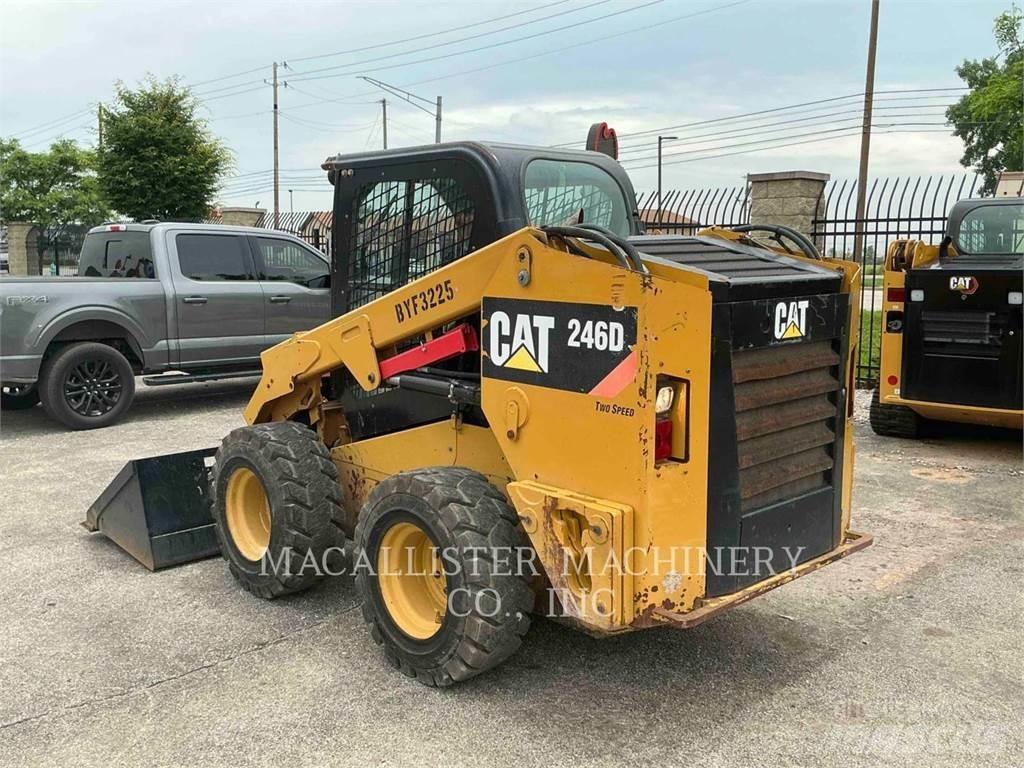 CAT 246D Ładowarki burtowe