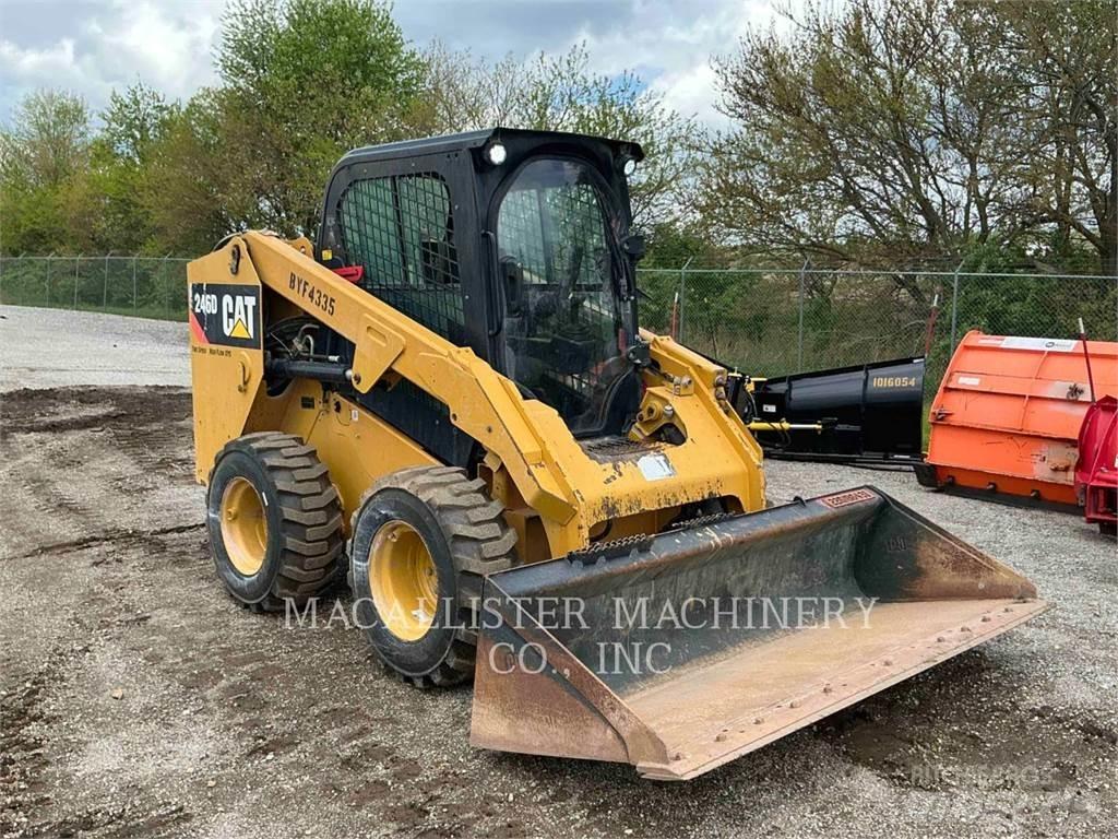 CAT 246D Ładowarki burtowe