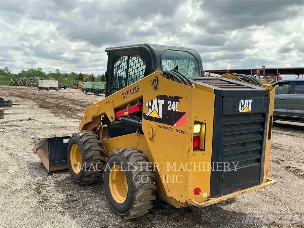 CAT 246D Ładowarki burtowe