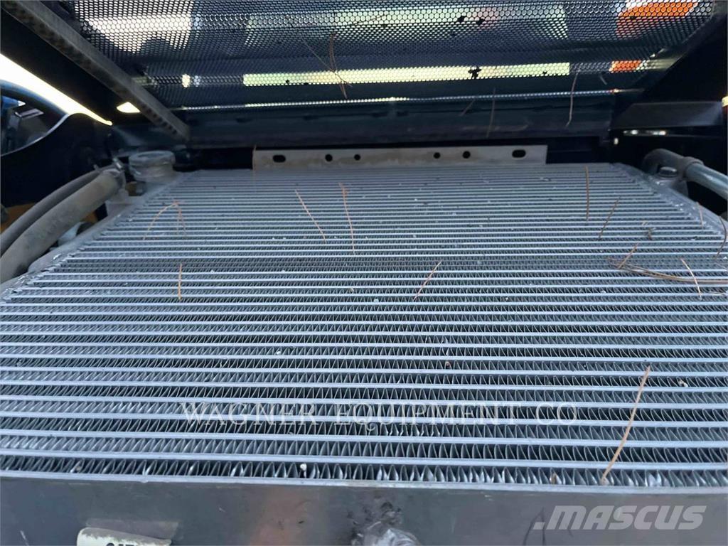 CAT 246D Ładowarki burtowe