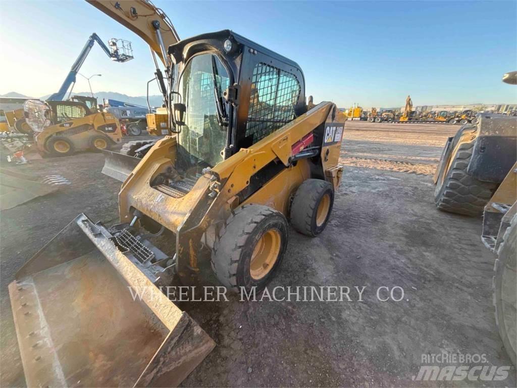 CAT 246D2 C3H4 Ładowarki burtowe