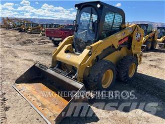 CAT 246D3 Ładowarki burtowe