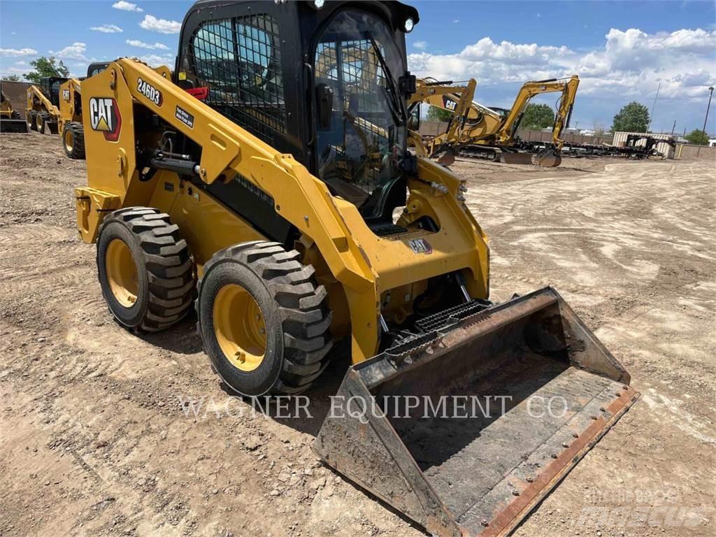 CAT 246D3 Ładowarki burtowe