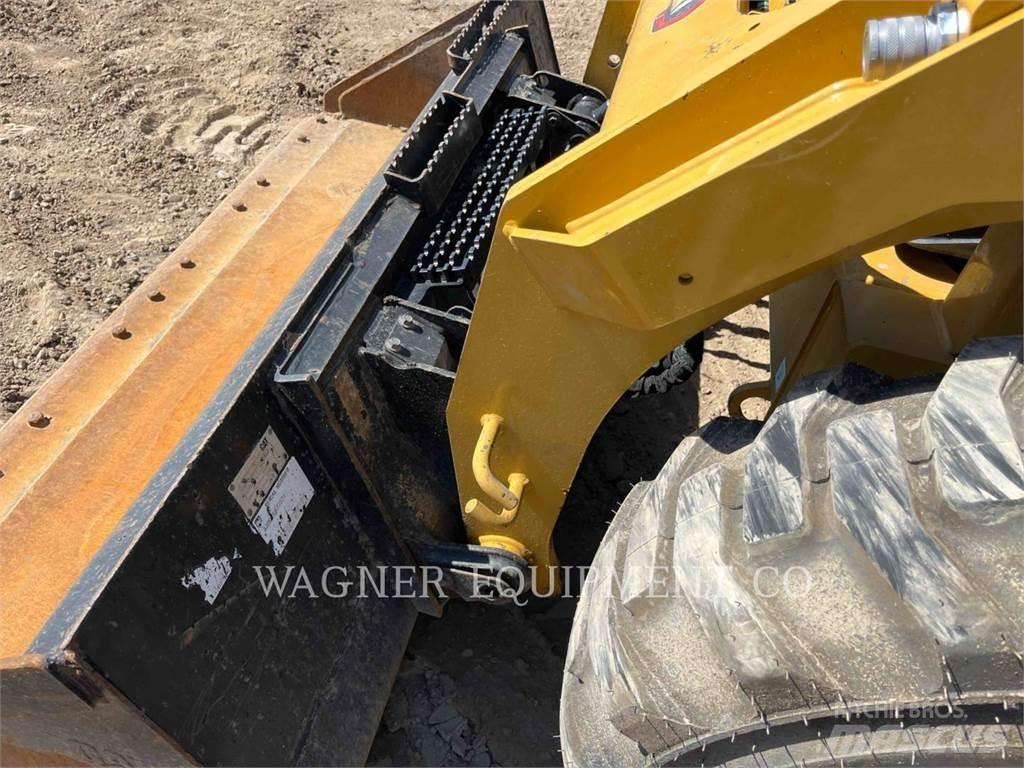 CAT 246D3 Ładowarki burtowe