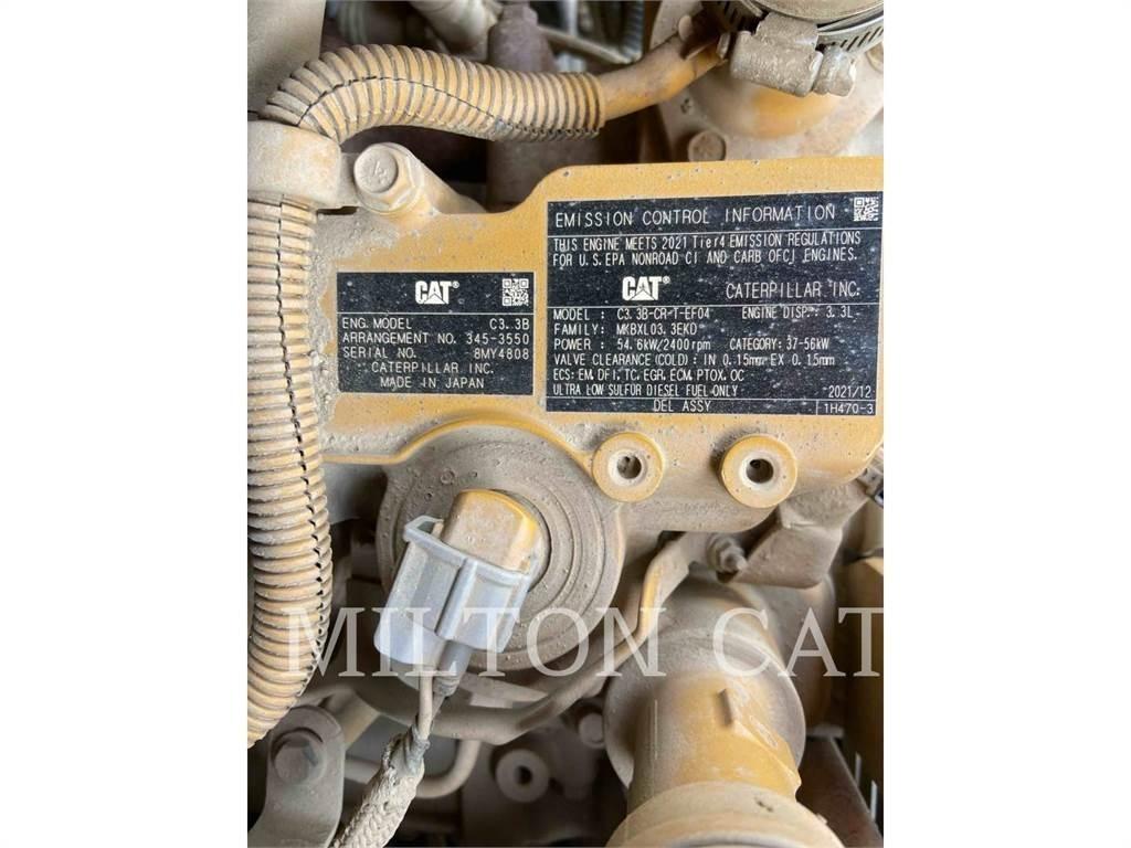 CAT 246D3 Ładowarki burtowe