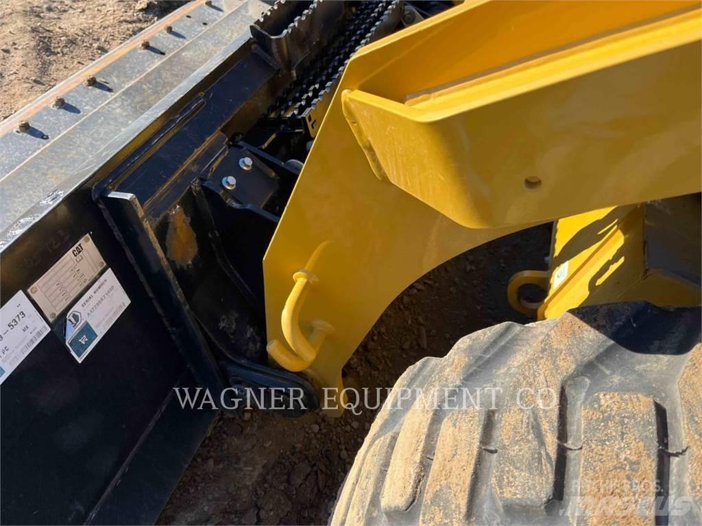 CAT 246D3 Ładowarki burtowe