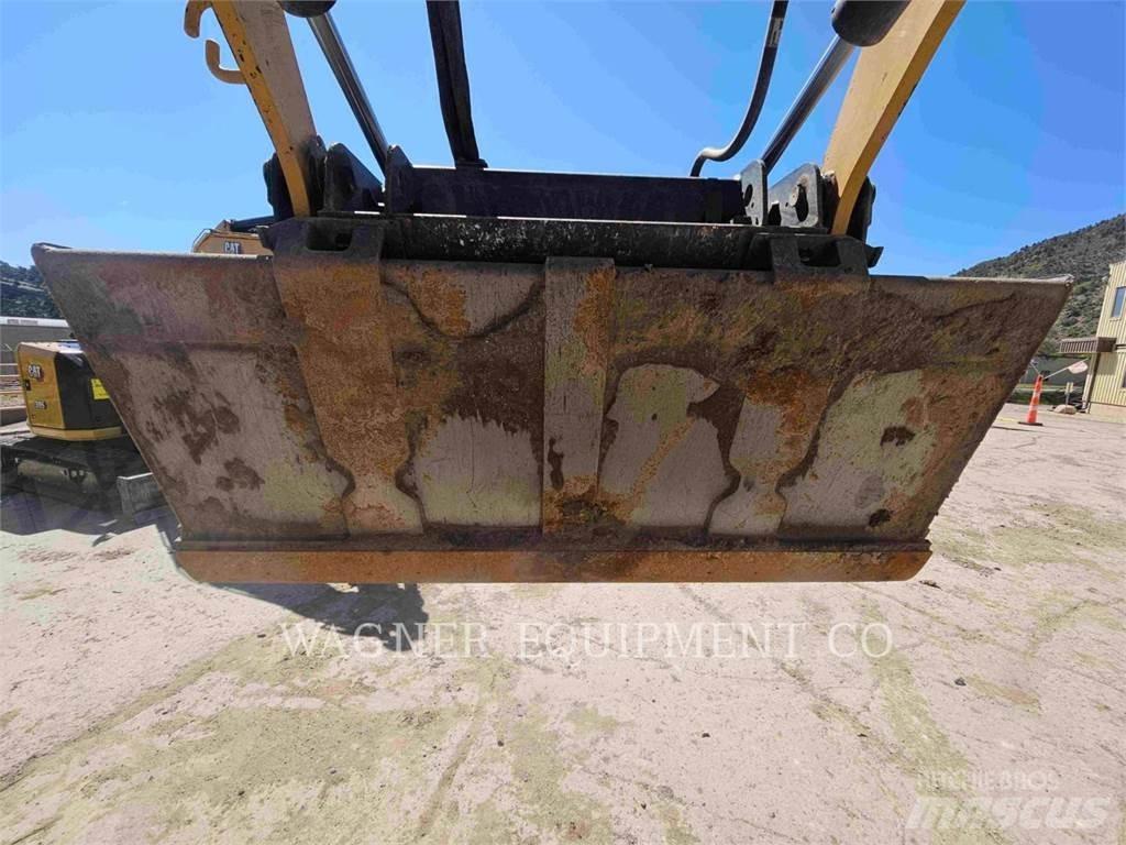 CAT 246D3 Ładowarki burtowe