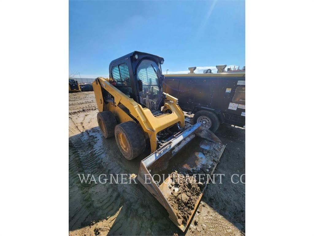 CAT 246D3 Ładowarki burtowe