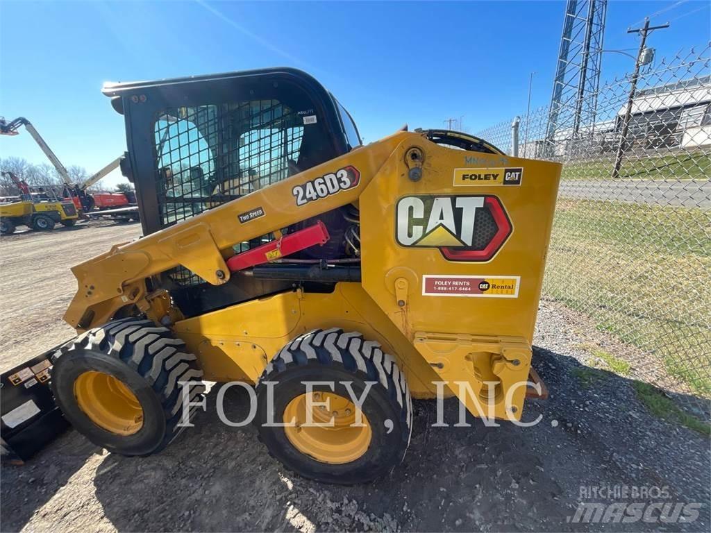 CAT 246D3 Ładowarki burtowe