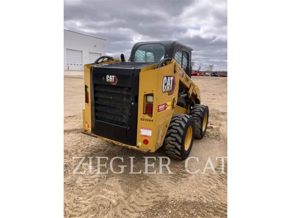 CAT 246D3 Ładowarki burtowe