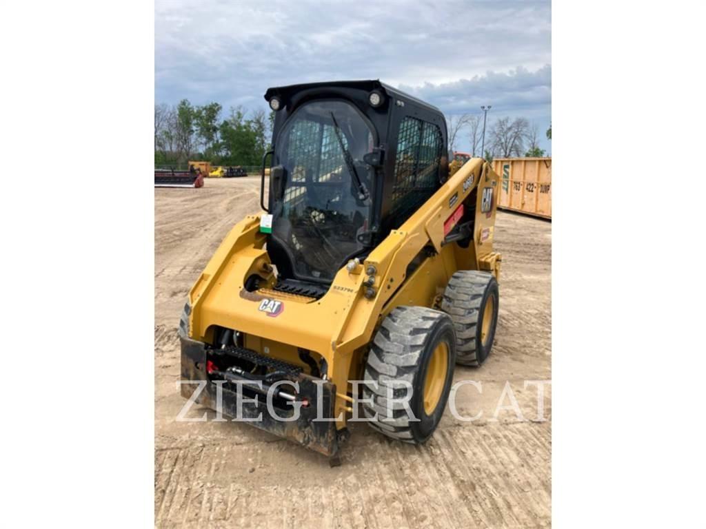 CAT 246D3 Ładowarki burtowe