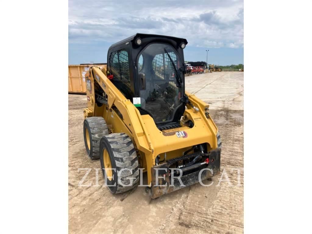 CAT 246D3 Ładowarki burtowe