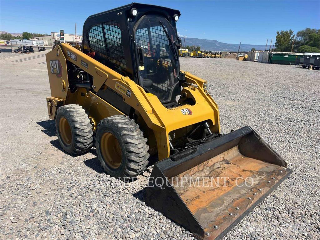 CAT 246D3 Ładowarki burtowe