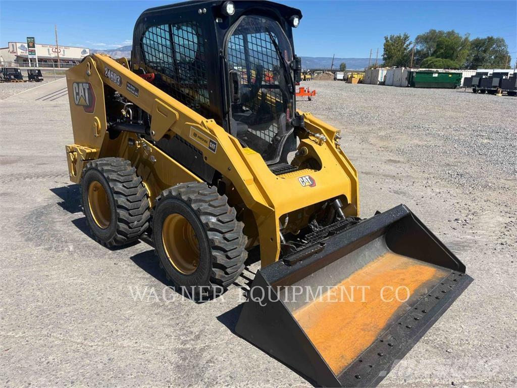 CAT 246D3 Ładowarki burtowe