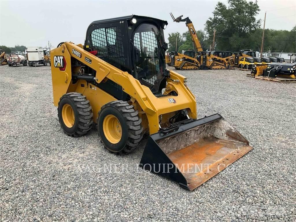 CAT 246D3 Ładowarki burtowe