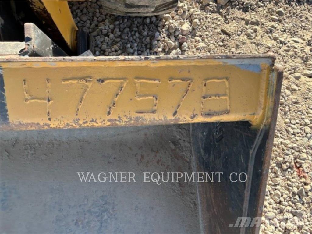 CAT 246D3 Ładowarki burtowe