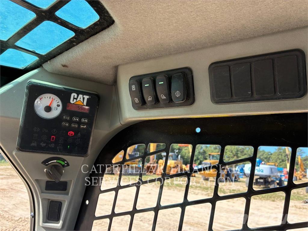 CAT 249D3 Ładowarki gąsienicowe