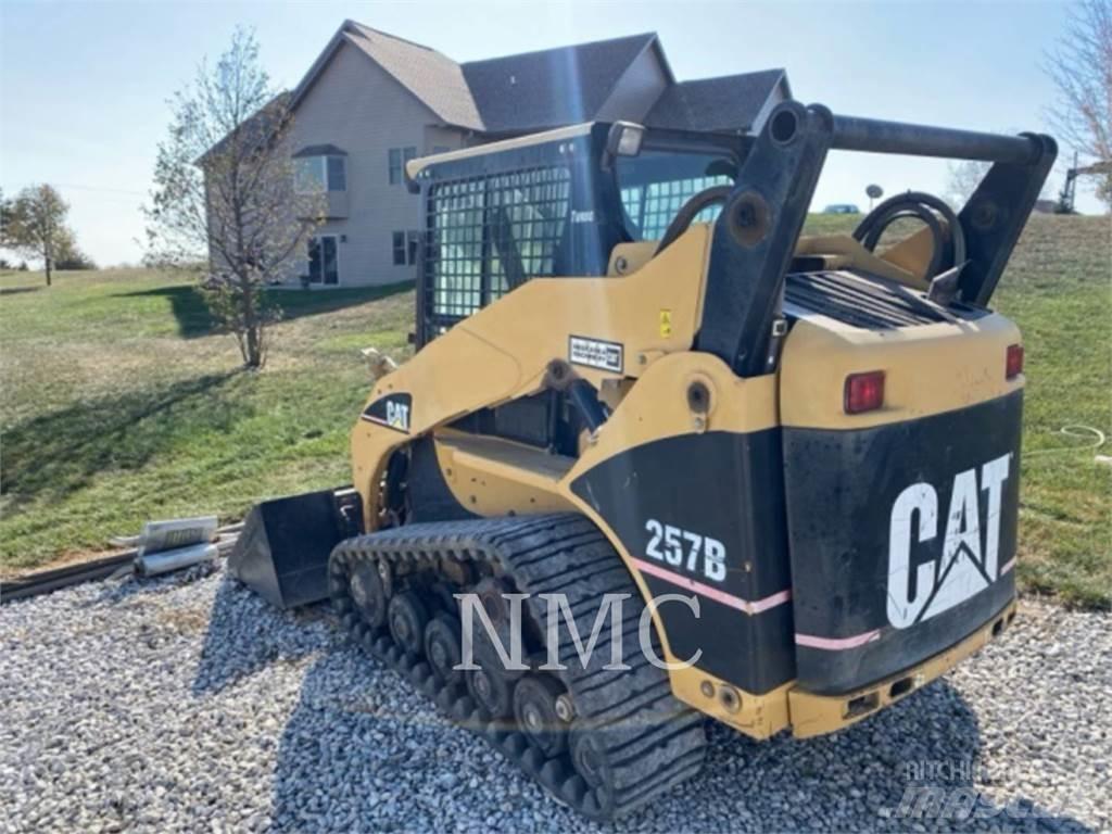 CAT 257B Ładowarki burtowe
