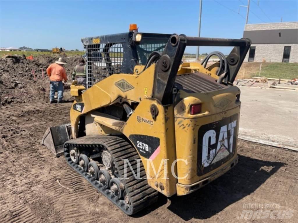 CAT 257B2 Ładowarki burtowe
