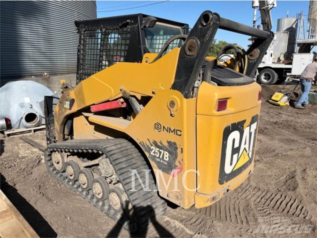 CAT 257B3 Ładowarki burtowe