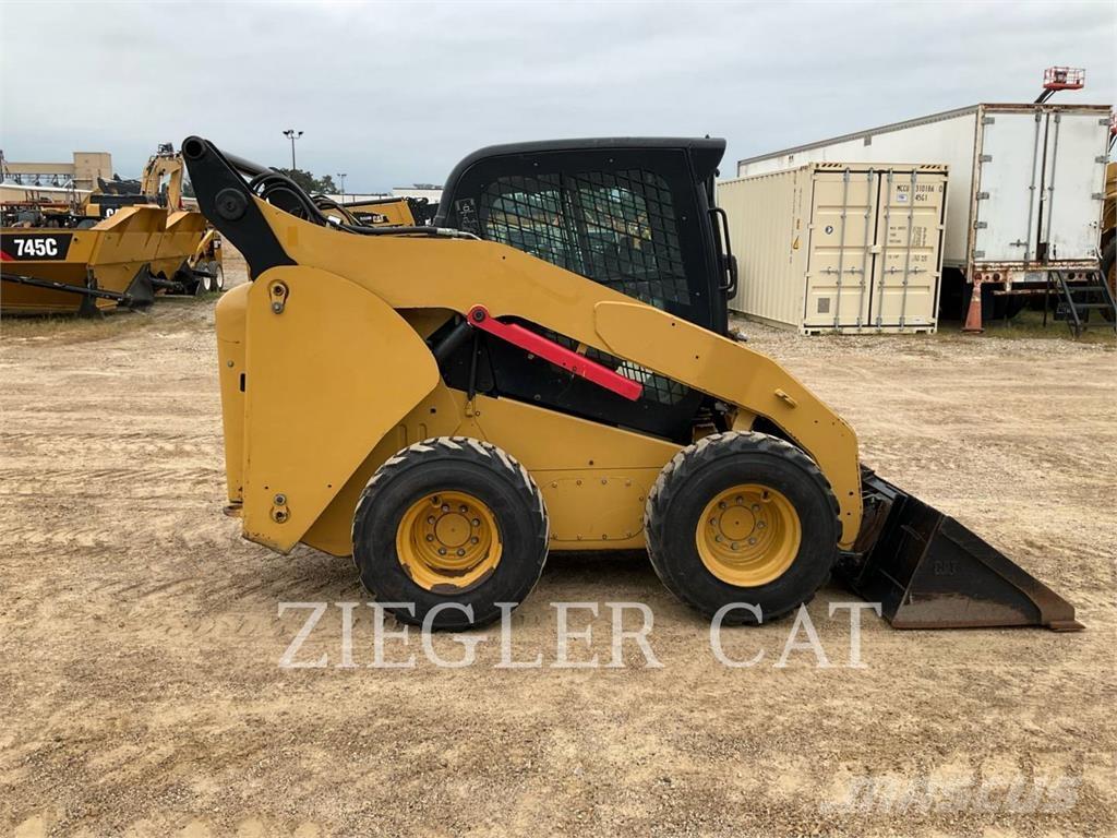 CAT 262C Ładowarki burtowe