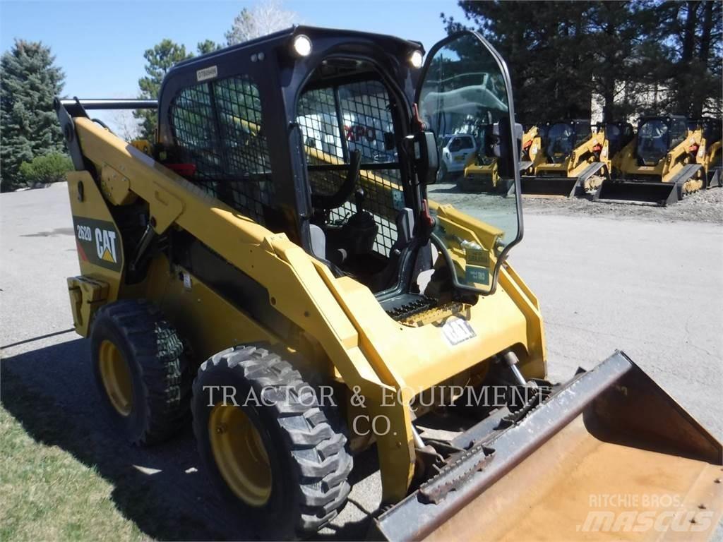 CAT 262D Ładowarki burtowe