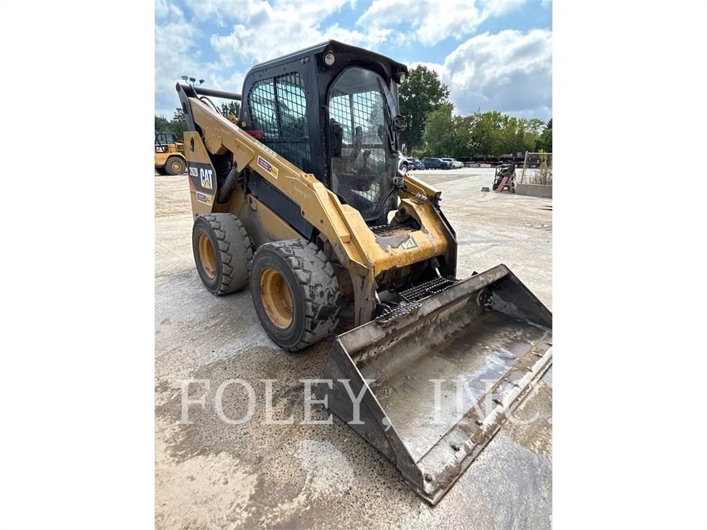 CAT 262D Ładowarki burtowe