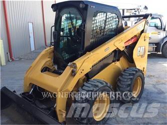 CAT 262D3 Ładowarki burtowe