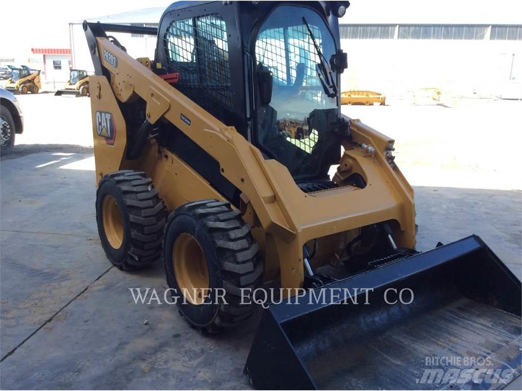 CAT 262D3 Ładowarki burtowe