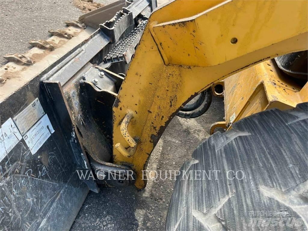 CAT 262D3 Ładowarki burtowe