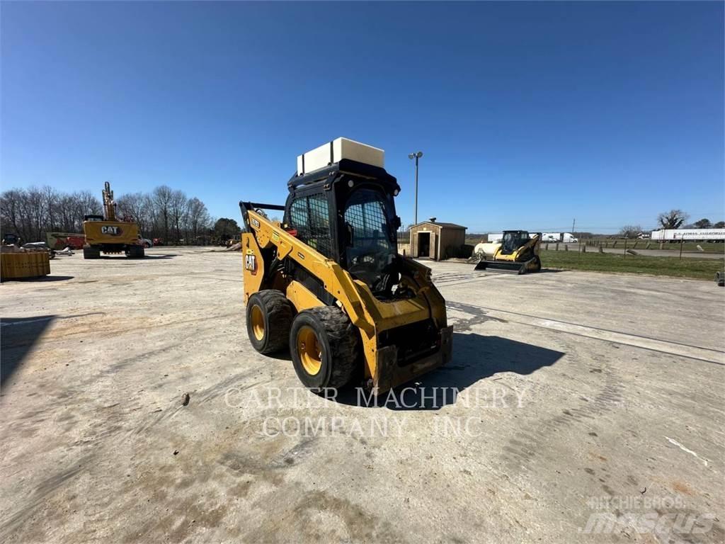 CAT 262D3 Ładowarki burtowe