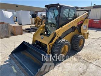 CAT 262D3 Ładowarki burtowe