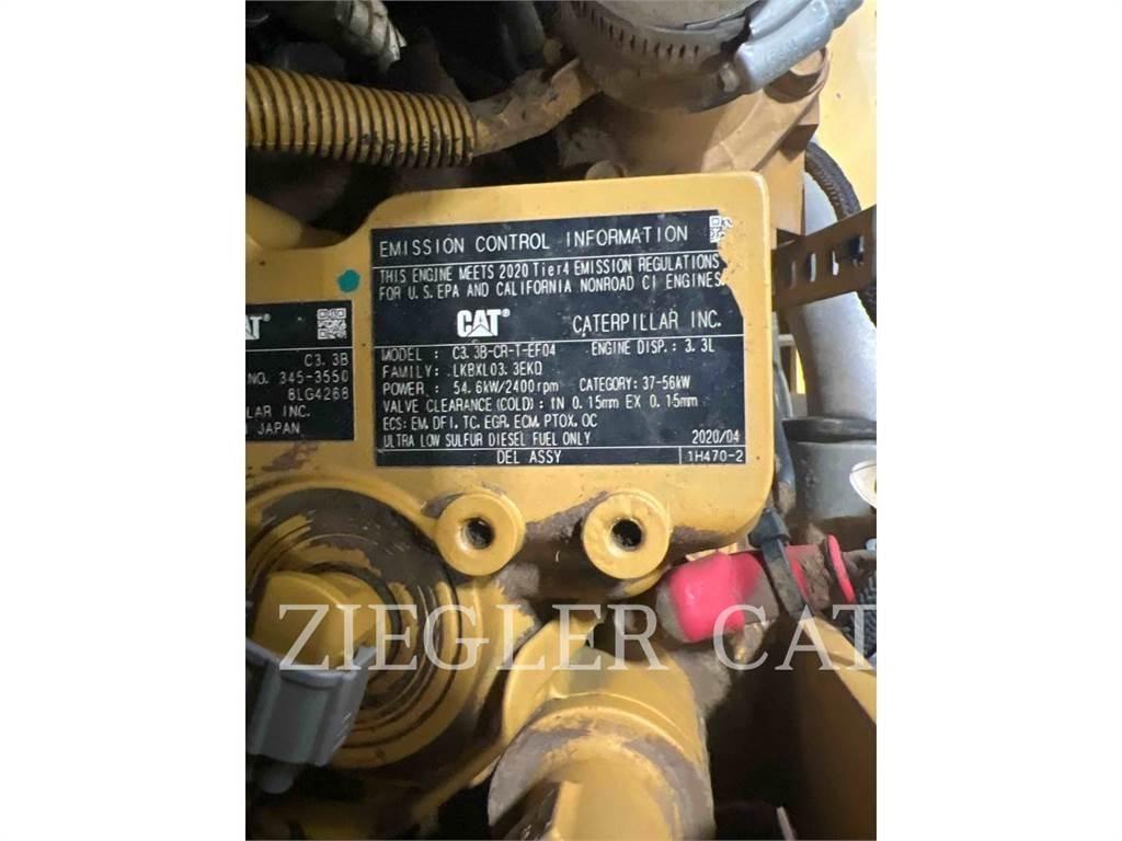 CAT 262D3 Ładowarki burtowe