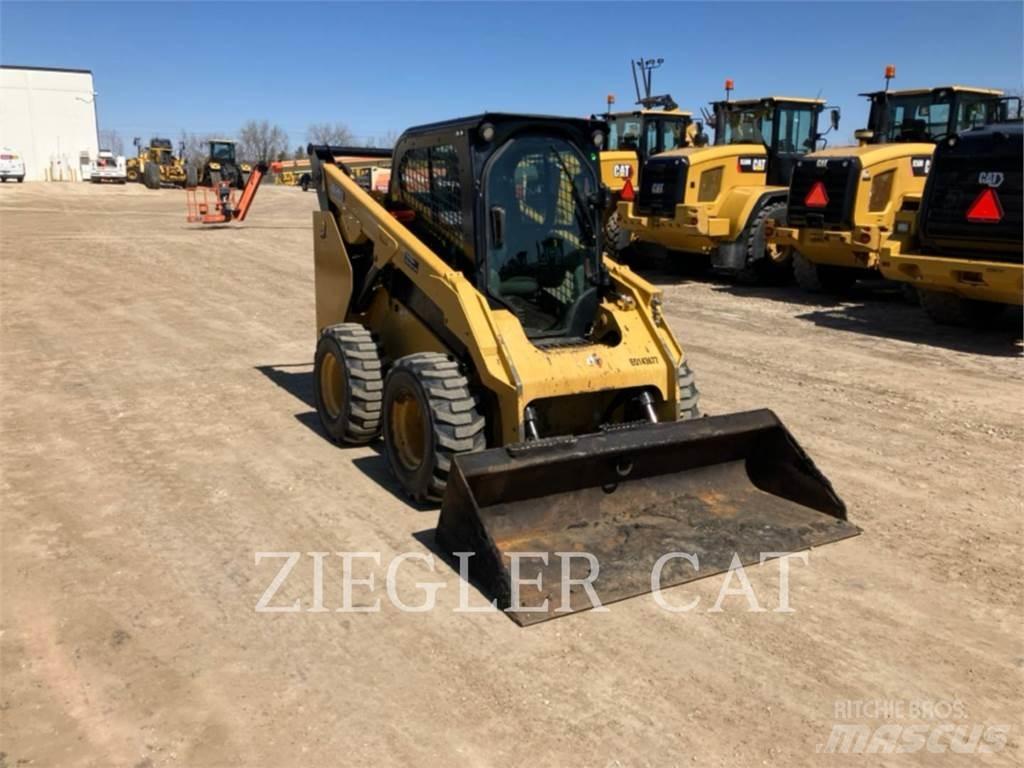 CAT 262D3 Ładowarki burtowe