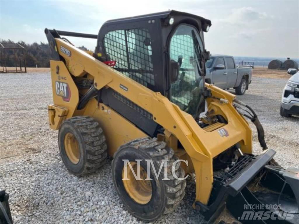 CAT 262D3 Ładowarki burtowe
