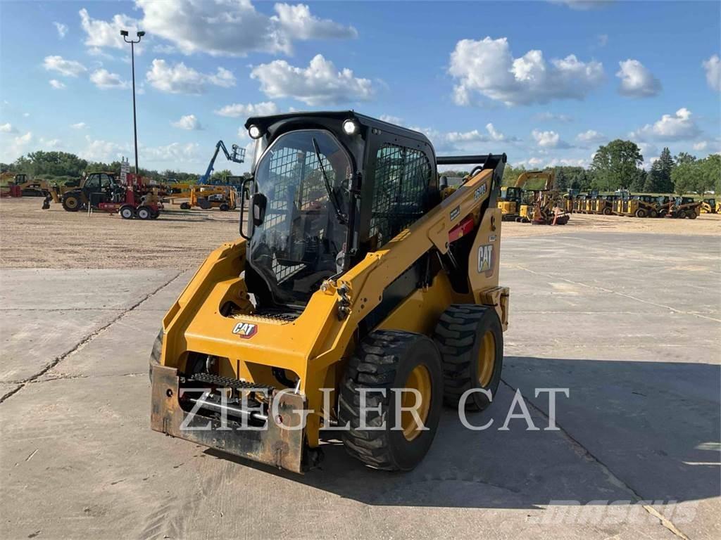 CAT 262D3 Ładowarki burtowe