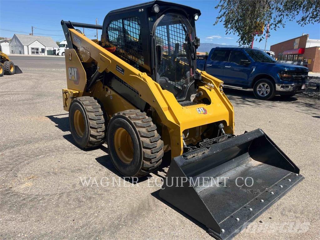 CAT 262D3 Ładowarki burtowe