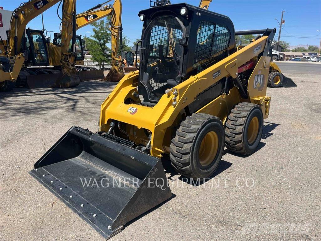 CAT 262D3 Ładowarki burtowe