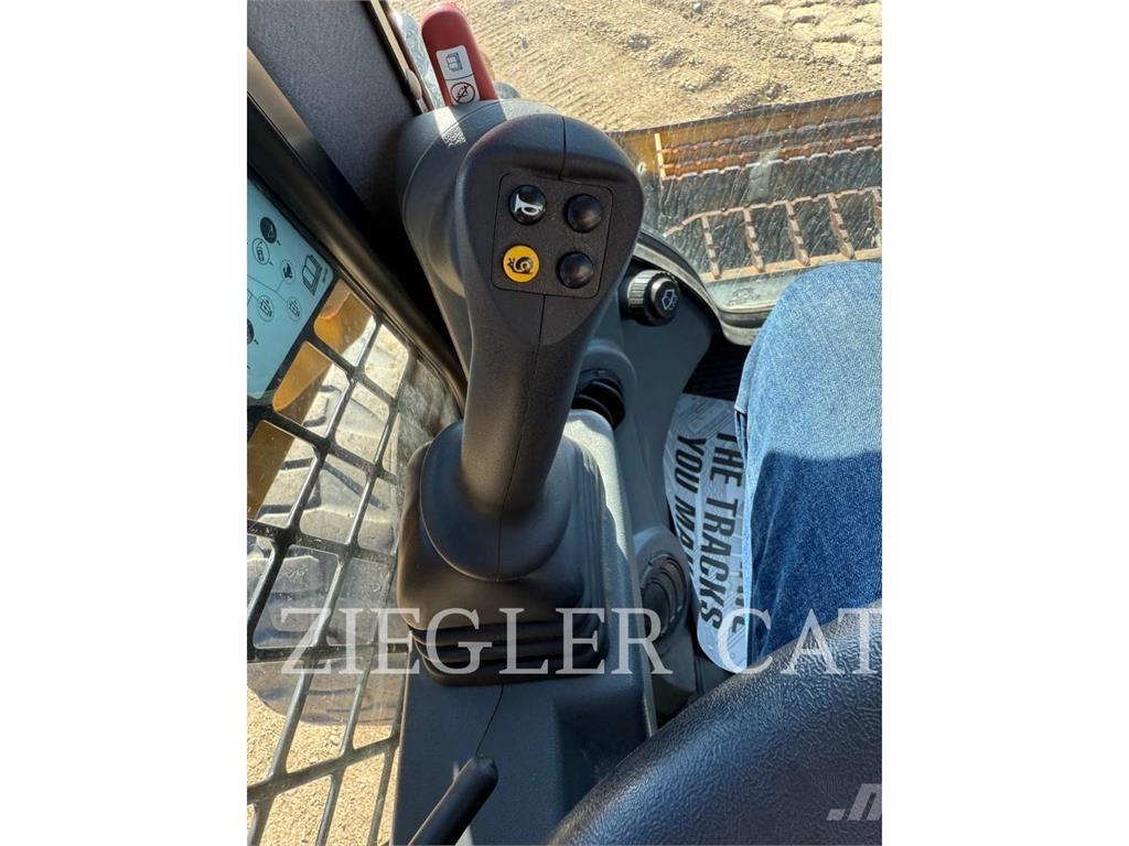 CAT 262D3 Ładowarki burtowe