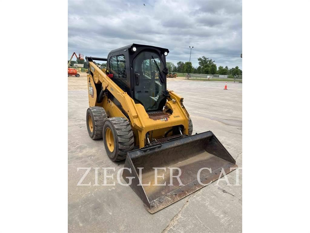 CAT 262D3 Ładowarki burtowe