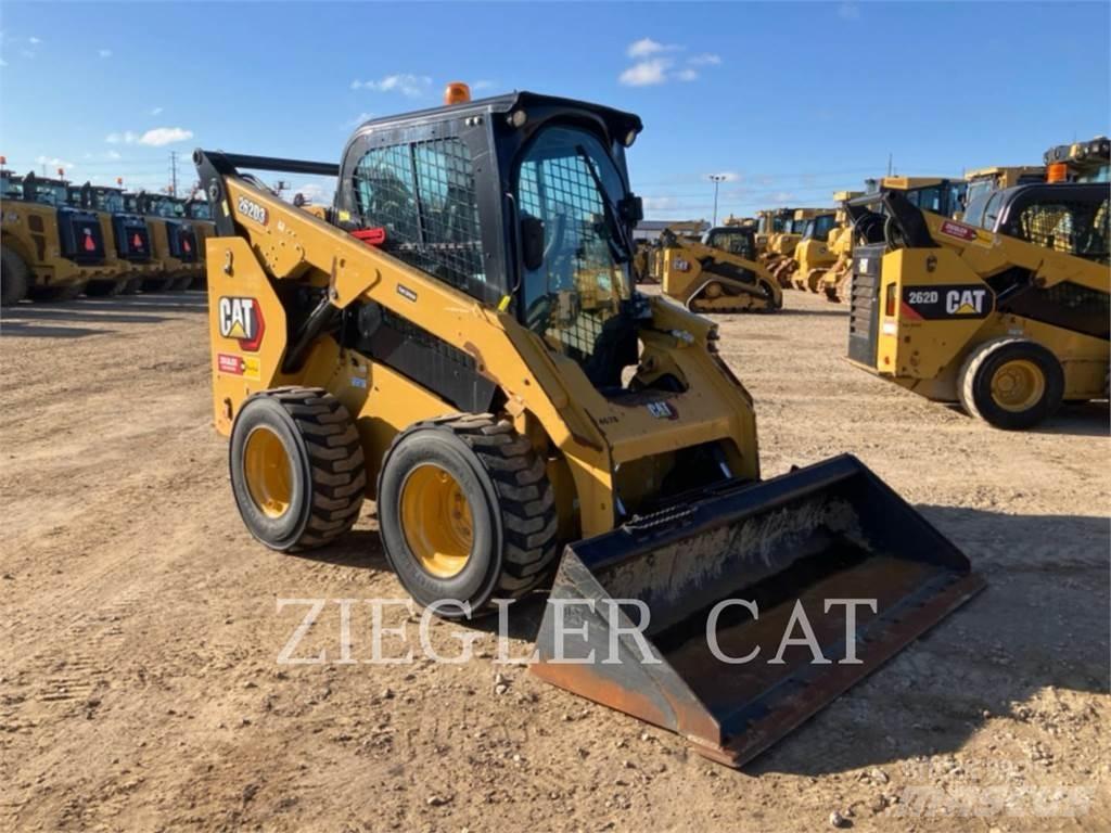 CAT 262D3 Ładowarki burtowe